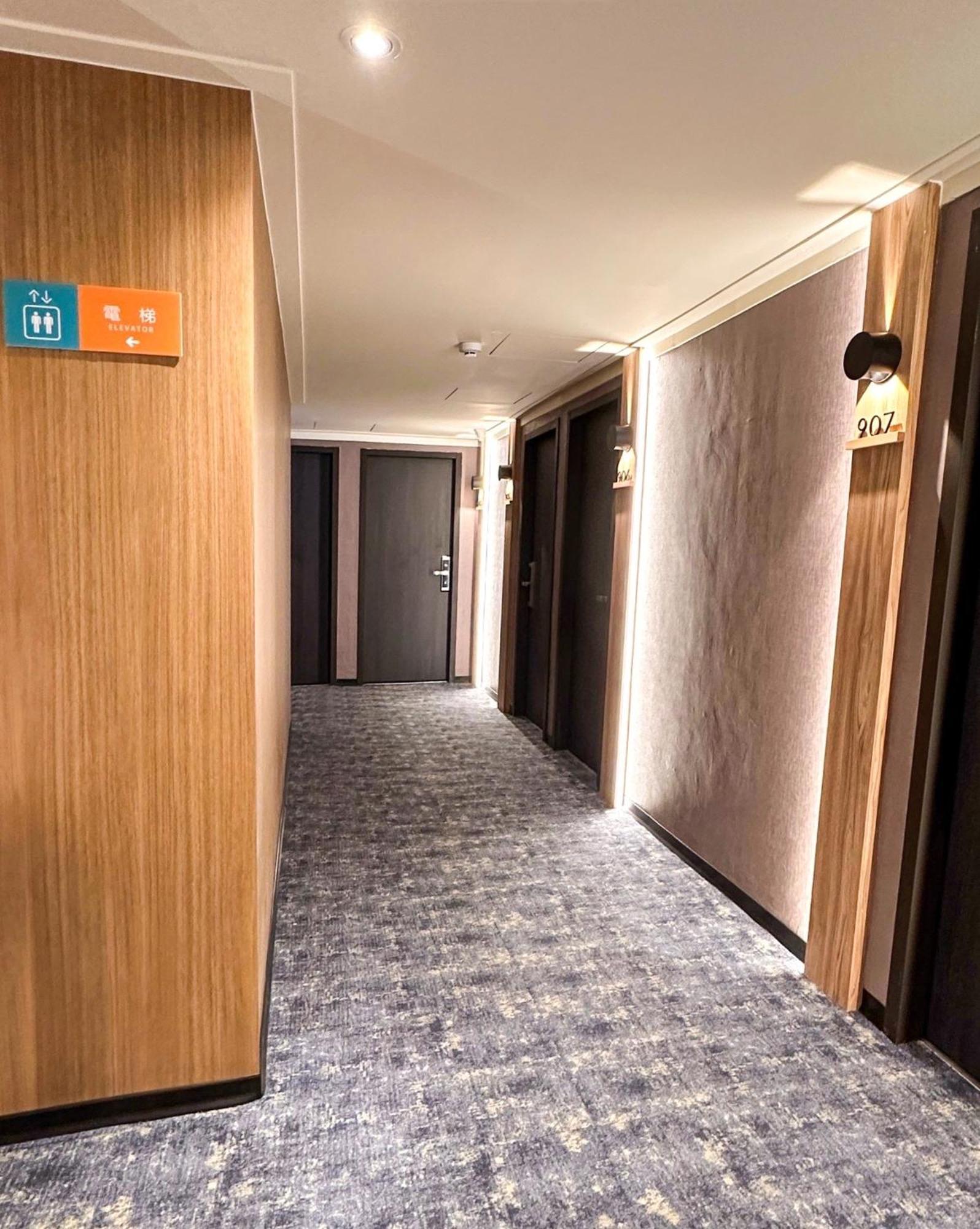 Days Fine Hotel Kaohsiung Exterior photo