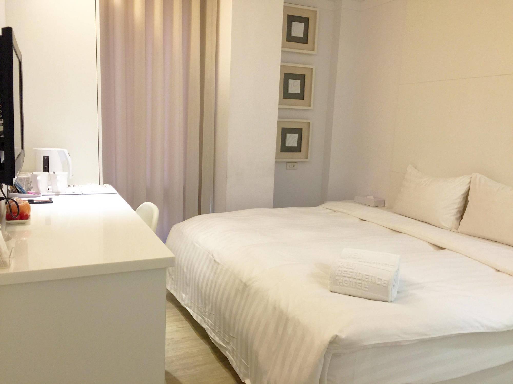 Days Fine Hotel Kaohsiung Exterior photo